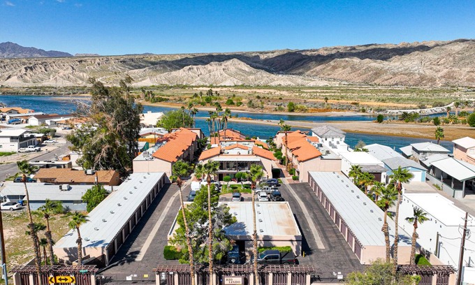 Bullhead City Condo | Discover Serenity by the River: Rated 9.4/10 with Spa & Pool