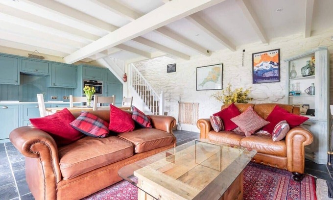 Truro House | Guest Rated 10/10: Cozy Cottage Near Perranporth Beach