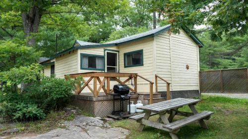 Gravenhurst House | 2-Bedroom Cottage #2 - Shortleaf Pine