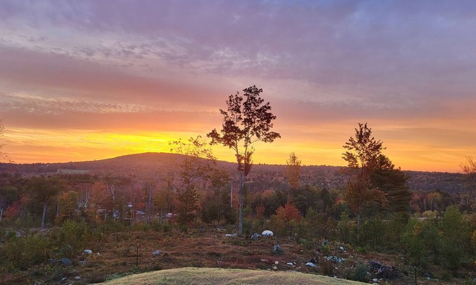 Brooks Cottage | Guest Rated: Cozy 2 Bedroom Cottage at Pond Hill Farms