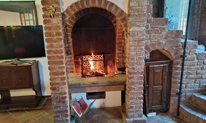 Brusuglio Cottage | Cozy Vrbo Escape with Hot Tub & Family-Friendly Vibes