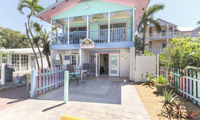 Captiva Cottage | Charming 2-Bedroom Cottage Near Beach in Captiva Village