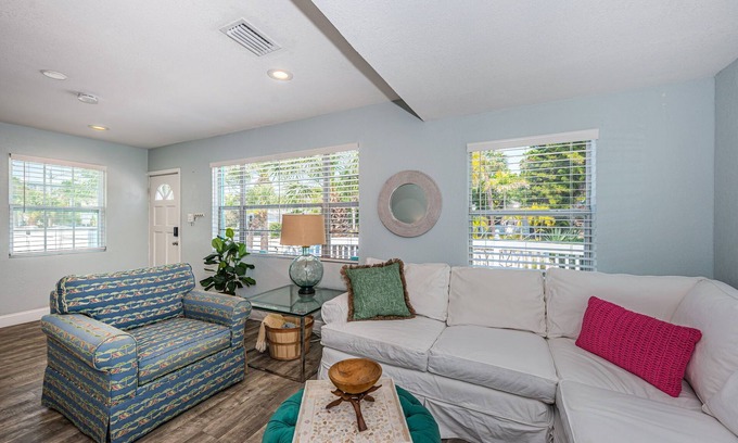 St. Pete Beach Cottage | Cozy 2 Bedroom Cottage on St. Pete Beach with BBQ Area