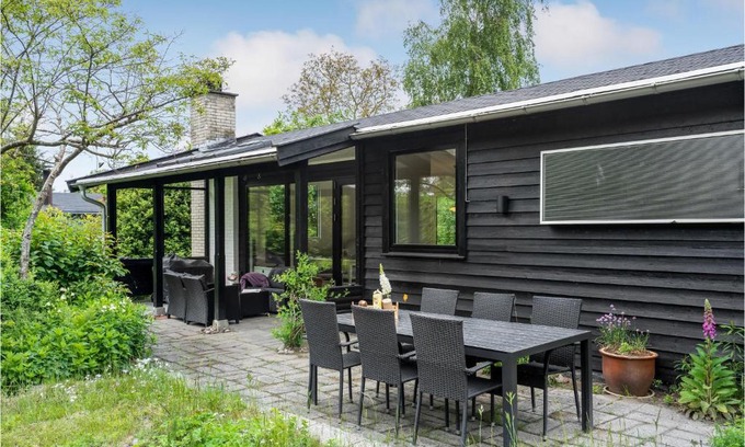 Dronningmolle House | Inviting 2 Bedroom Home in Dronningmølle - Pet Friendly