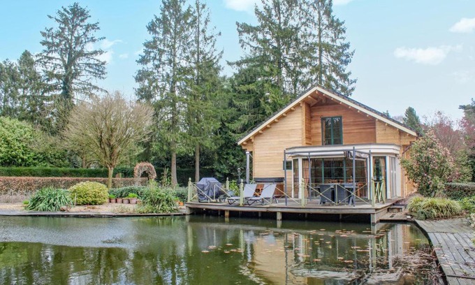 Arendonk House | Pet-Friendly 2 Bedroom Home in Arendonk - Rated 9.5/10