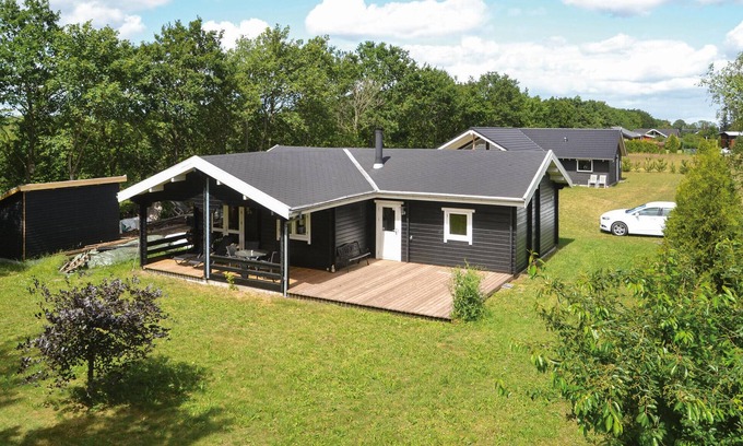 Hovborg House | Cozy Cottage Retreat: Ideal for Fishing Enthusiasts