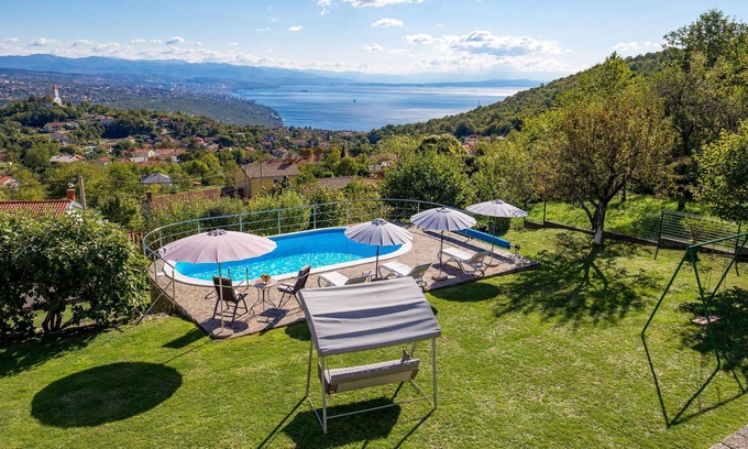 Rukavac House | Cozy Cottage with Pool and Spa in Prime Location