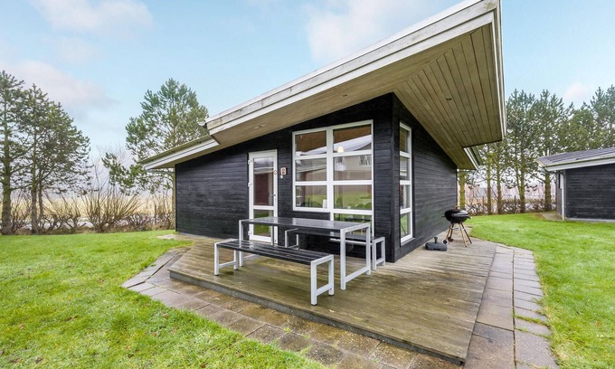 Sallingsund House | Discover 2-Bedroom Accommodation in Roslev with Pool & Spa