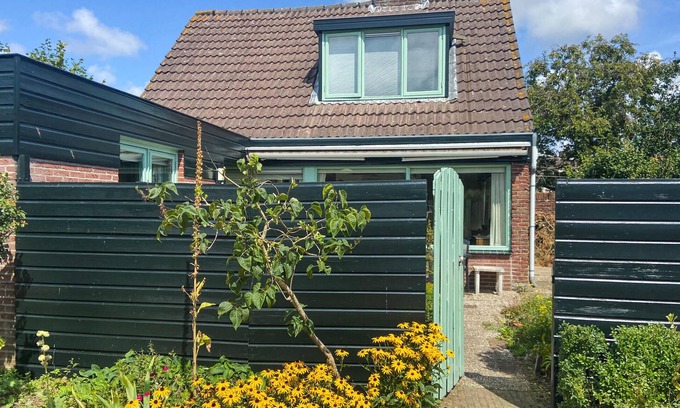 Municipality of Noordwijk House | Enjoy Lakeside Retreats in Noordwijkerhout with Ocean Views