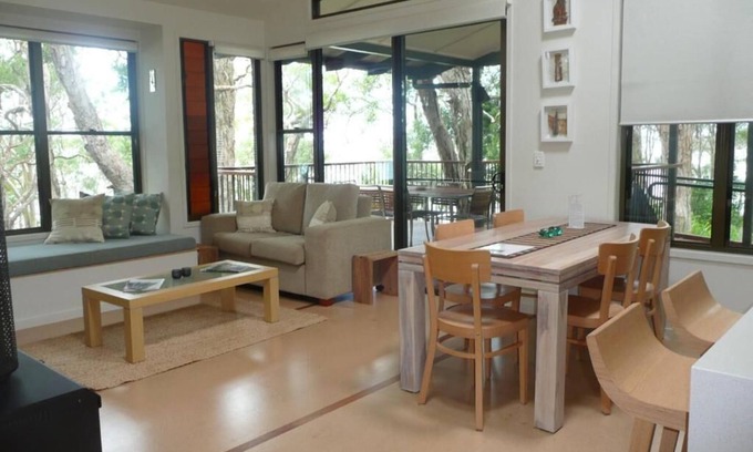 Weyba Downs House | Lakefront 2 Bedroom Deluxe Lakehouse with Pool & Spa