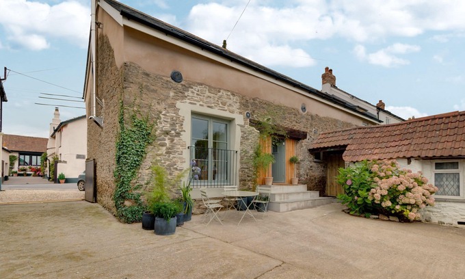 Braunton Cottage | Pet-Friendly 2-Bedroom Cottage Near the Beach in Braunton
