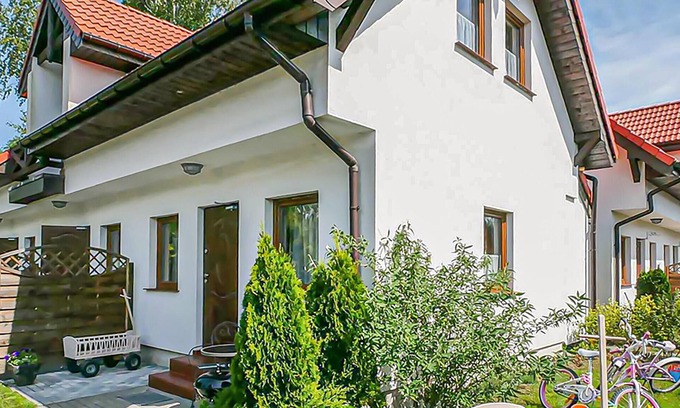 Dabki Apartment | Beautiful Apartment Steps from the Ocean with Spa Access