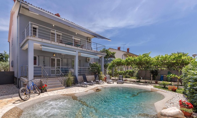 Valbandon Apartment | Relaxing Apartment with Private Pool Near the Oceanfront
