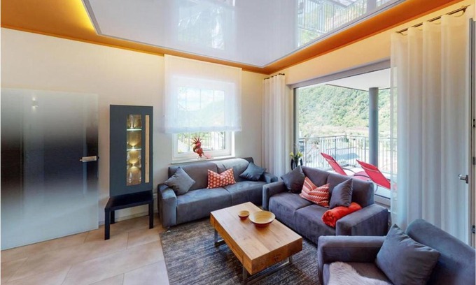Kurrenberg Apartment | Impressive 2 Bedroom Apartment in Burgen, Rated 9.3/10