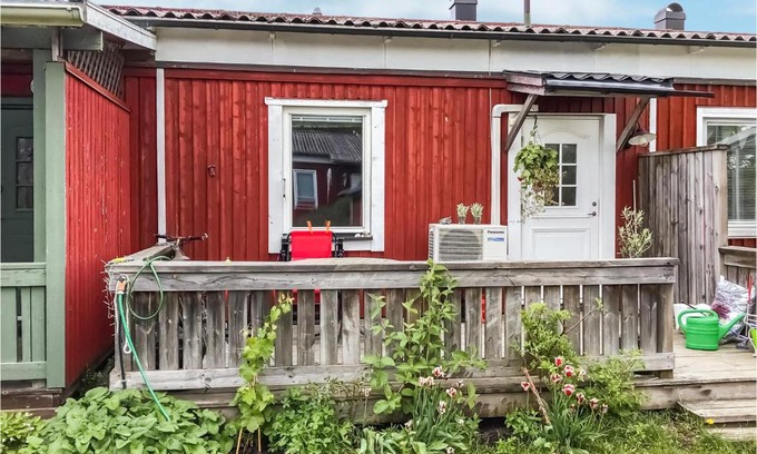 Tomta House | Child-Friendly 2 Bedroom Home in Hallstavik Awaits You