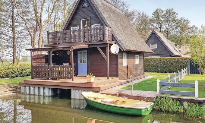 Teterow House | Outstanding 2 Bedroom Accommodation with Lake View in Teterow