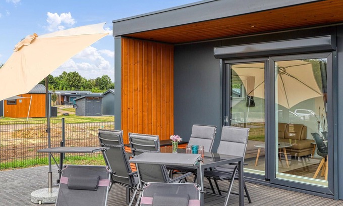 Suesel House | Cozy 2-Bedroom Retreat in Süsel with Lake View & Spa