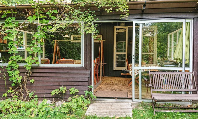 Hoor House | Cozy Cottage Retreat Near Höör: Spa & Lake Views Await