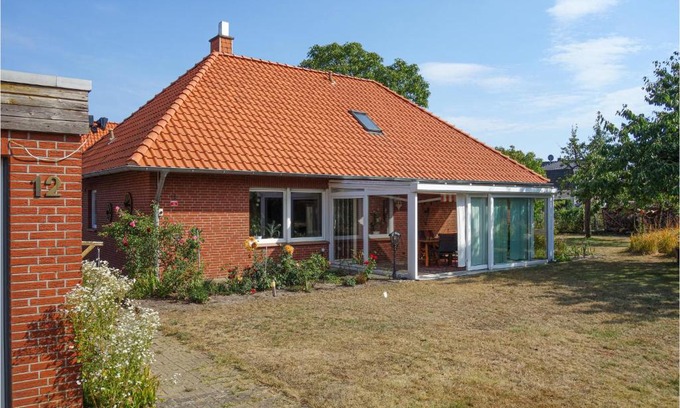 Region Hannover District House | Family-Friendly 2 Bedroom Home in Uetze with Great Reviews