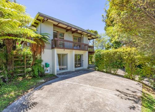 Glenfield Villa | Family-Friendly 2-Bedroom Suite in North Shore - Rated 9.3