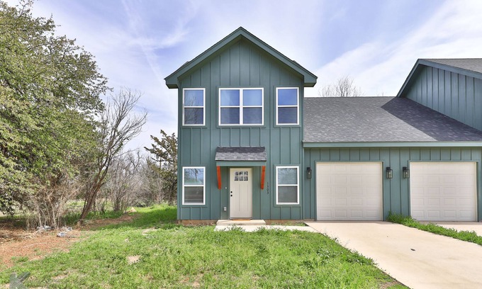 Abilene Condo | Perfect 2-Bedroom Condo in Abilene with Hot Tub & AC