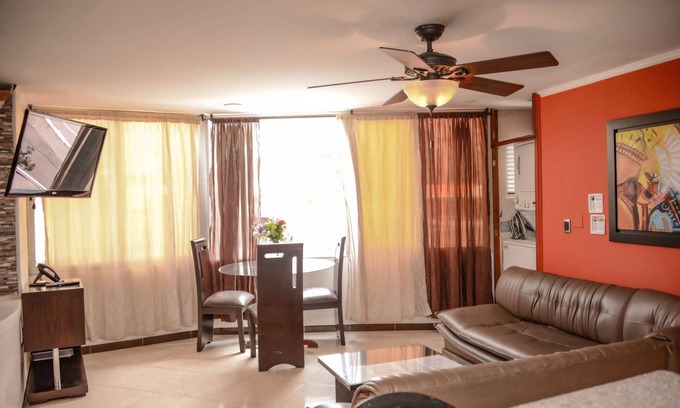 El Poblado Apartment | Exceptional 2 Bedroom Retreat with Hot Tub in Lleras
