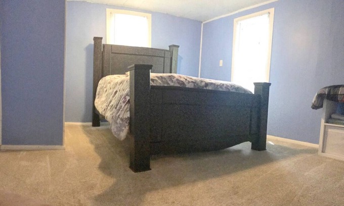 Lupton City House | Cozy 2-Bedroom House in a Safe Suburb with Kitchen