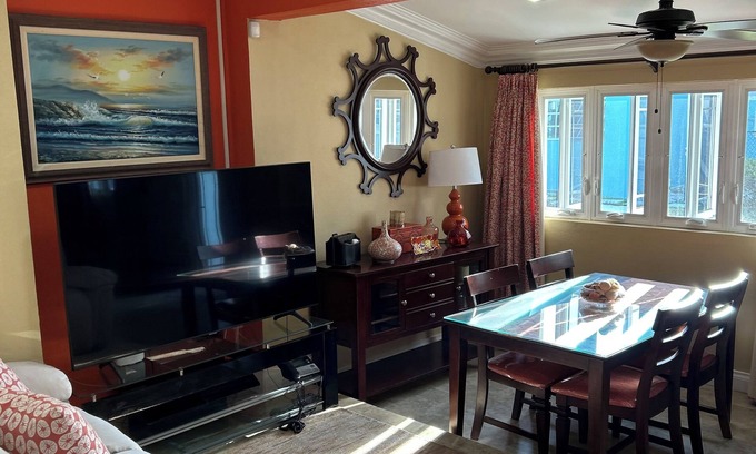 Nassau House | 2-bedroom house in Nassau near downtown and the beach with Wi-Fi and AC