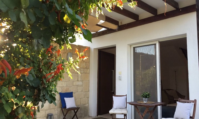 Pissouri House | Beachfront 2 Bedroom House with Ocean View near Pissouri