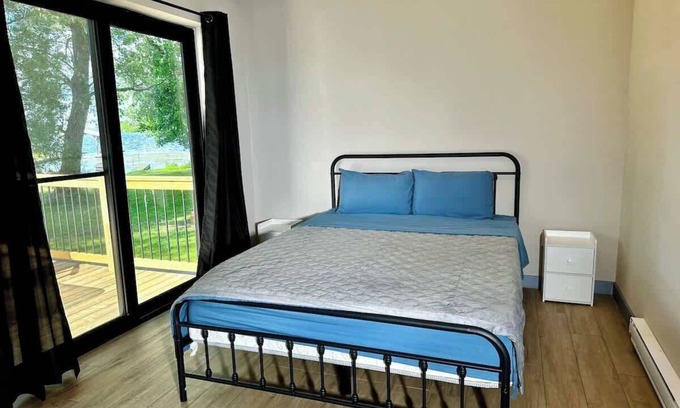 Harwood Cabin | 2-bedroom Lake Front Cottage in Harwood, ON #6
