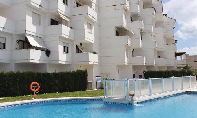 Estepona Apartment | Oceanfront Apartment with Balcony and Exceptional Views