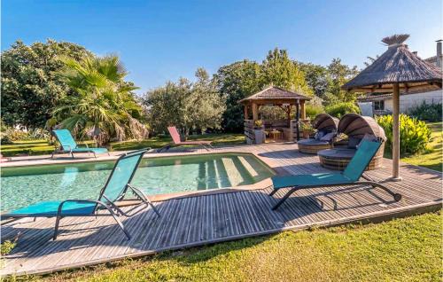 Codognan Apartment | Family-Friendly 2 Bedroom Apartment with Pool in Codognan