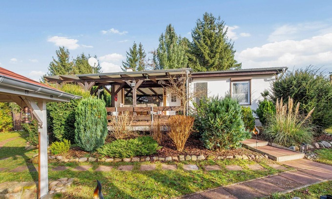 Schonlage House | Reconnect with Nature: Pet-Friendly Home with Spa Amenities