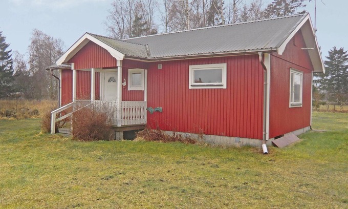 Hagaby House | Cozy Cottage Retreat in Öland with Ocean and Lake Views