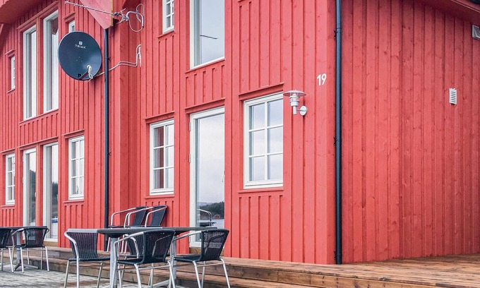 Sjernarøy House | Experience Family Fun in a Beautiful Waterfront Home