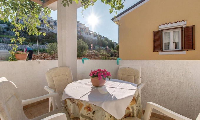 Cove Murtar Apartment | Exceptional 2-Bedroom Accommodation with Ocean Views
