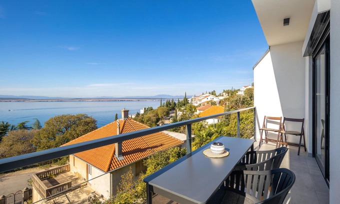 Dramalj Apartment | Elegant Apartment with Panoramic Sea View & Pet Friendly