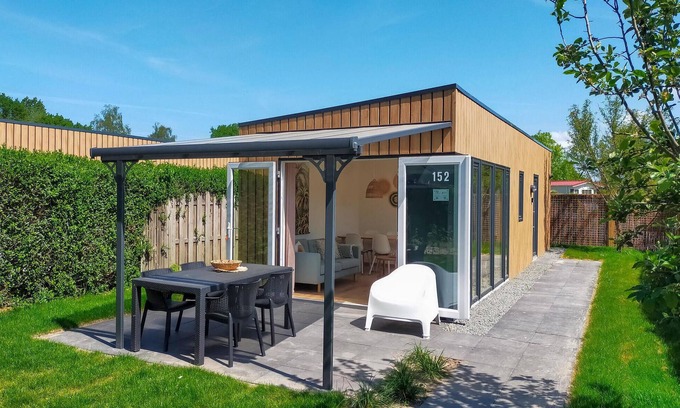 Heinkenszand House | Relaxing Lakeside Getaway with Pool and Pet-Friendly Stays