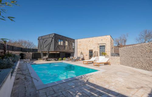 Central Dalmatia House | Charming 2 Bedroom Home with Pool in Biorine