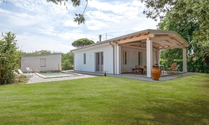 Orentano House | Relaxing Getaway at an Idyllic Country House with Spa