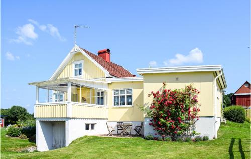 Atteras House | Cozy Home in Smlandsstenar with WiFi & Child-Friendly Amenities