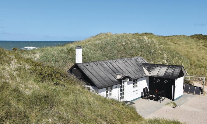 Fjand Badeby House | Cozy North Sea Getaway with Oceanfront Views and Spa