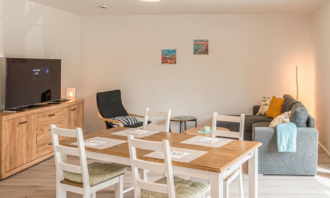 Suderstapel House | Stylish Semi-Detached House with Lake View & Spa