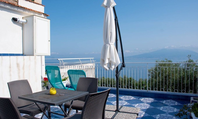 Monte Chiaro House | Family-Friendly Getaway with Hot Tub & Kitchen Amenities