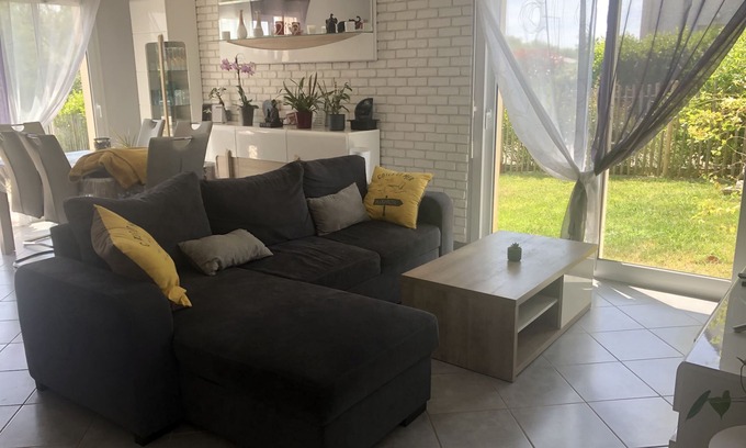 Plouarzel House | Family-Friendly Vrbo Property with Kitchen Amenities