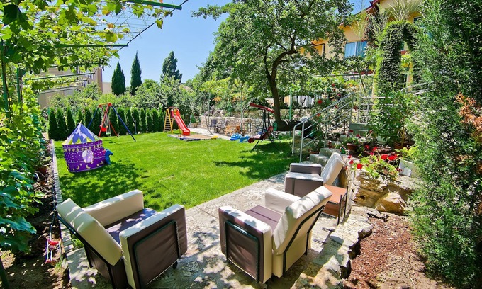 Primorski Villa | Cozy 2-Bedroom Villa Sequoia with Oceanfront Views