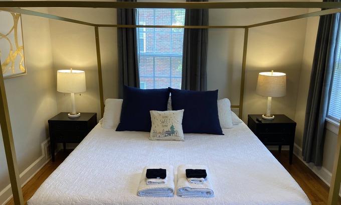 Murfreesboro House | Cozy 2 Bedroom Retreat - Steps from the Square & MTSU!