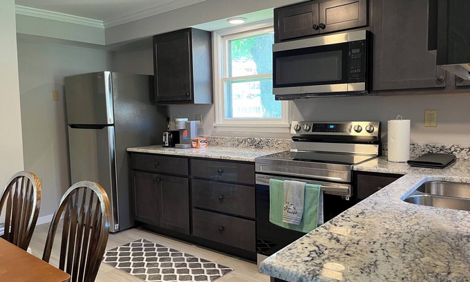 St. Louis House | Family-Friendly 2 Bedroom Stay in Affton with Mobility Ramp