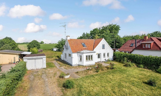Skarup Fyn House | Relaxing Oceanfront Vacation Home with Spa & Pet-Friendly Options
