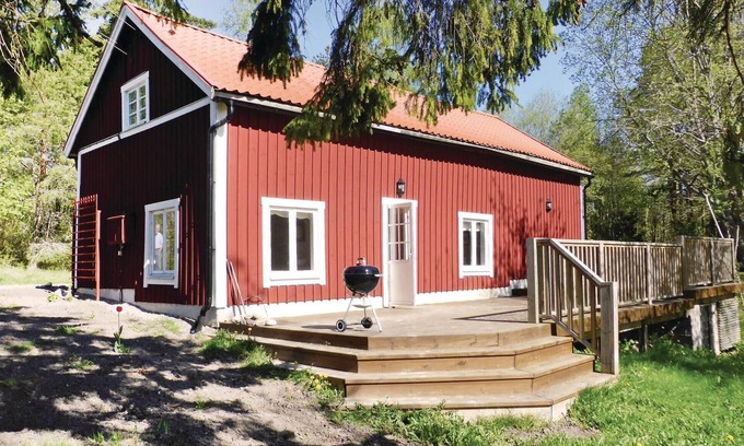 Eskilstuna House | Tranquil Lakeside Retreat with Horse Paddocks & Spa
